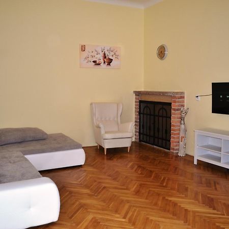 Sunflower 2Bdr Flat By Ruterra Praha Exteriér fotografie