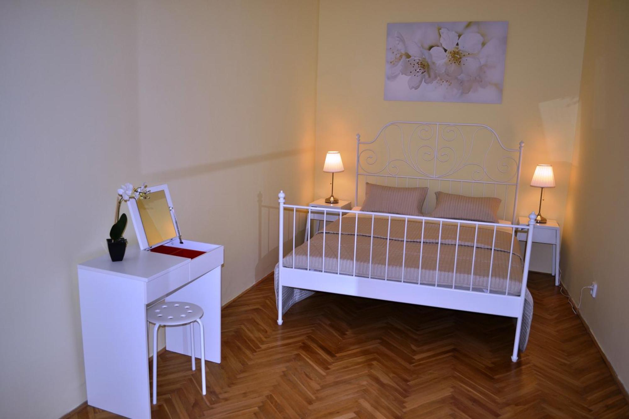 Sunflower 2Bdr Flat By Ruterra Praha Exteriér fotografie